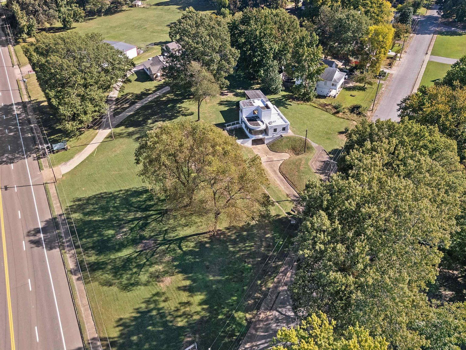 3590 Thomas St, Memphis, TN 38127