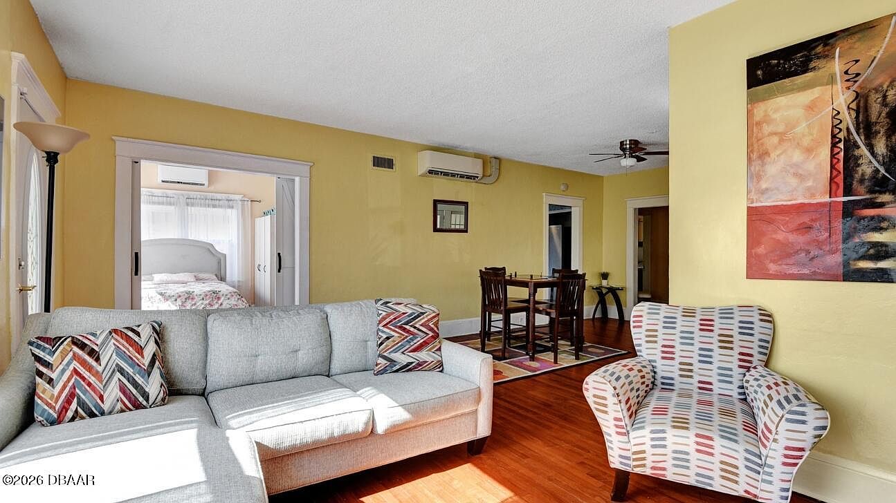213 Jessamine Blvd, Daytona Beach, FL 32118