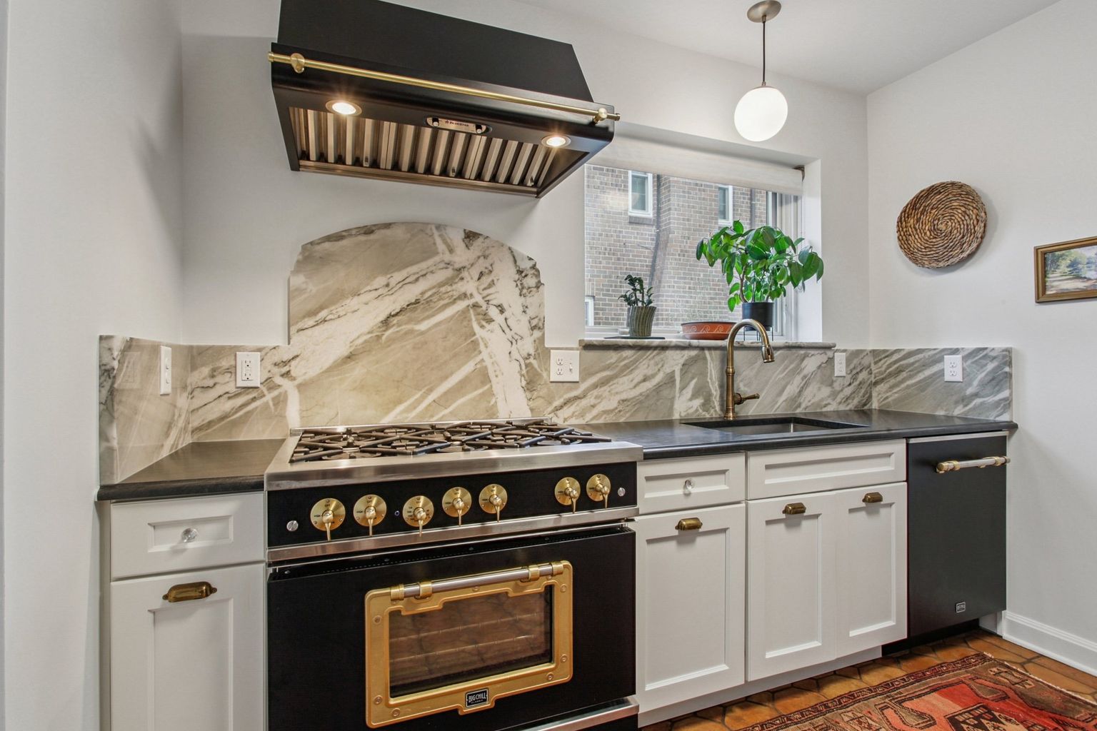 1521 Monaco Parkway, Denver, CO 80220