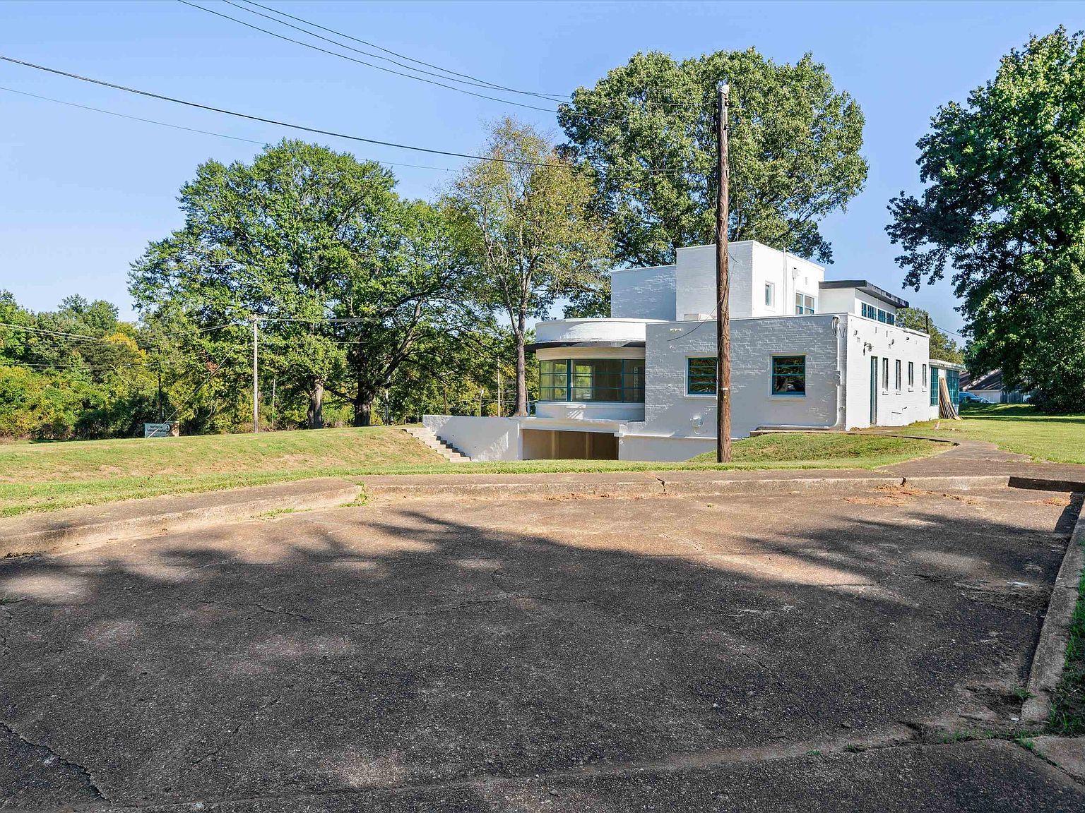 3590 Thomas St, Memphis, TN 38127