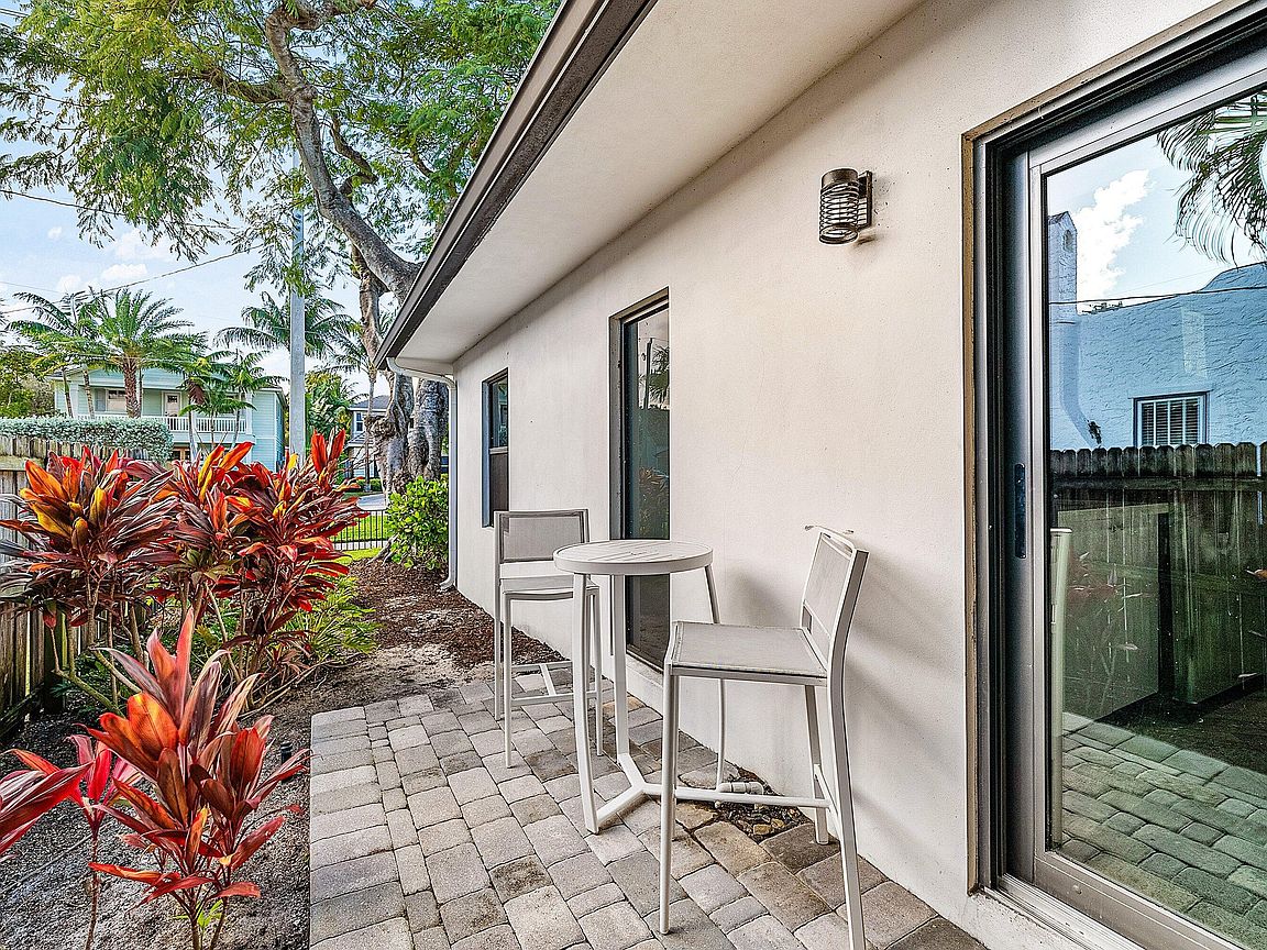 215 N Swinton Avenue, Delray Beach, FL 33444