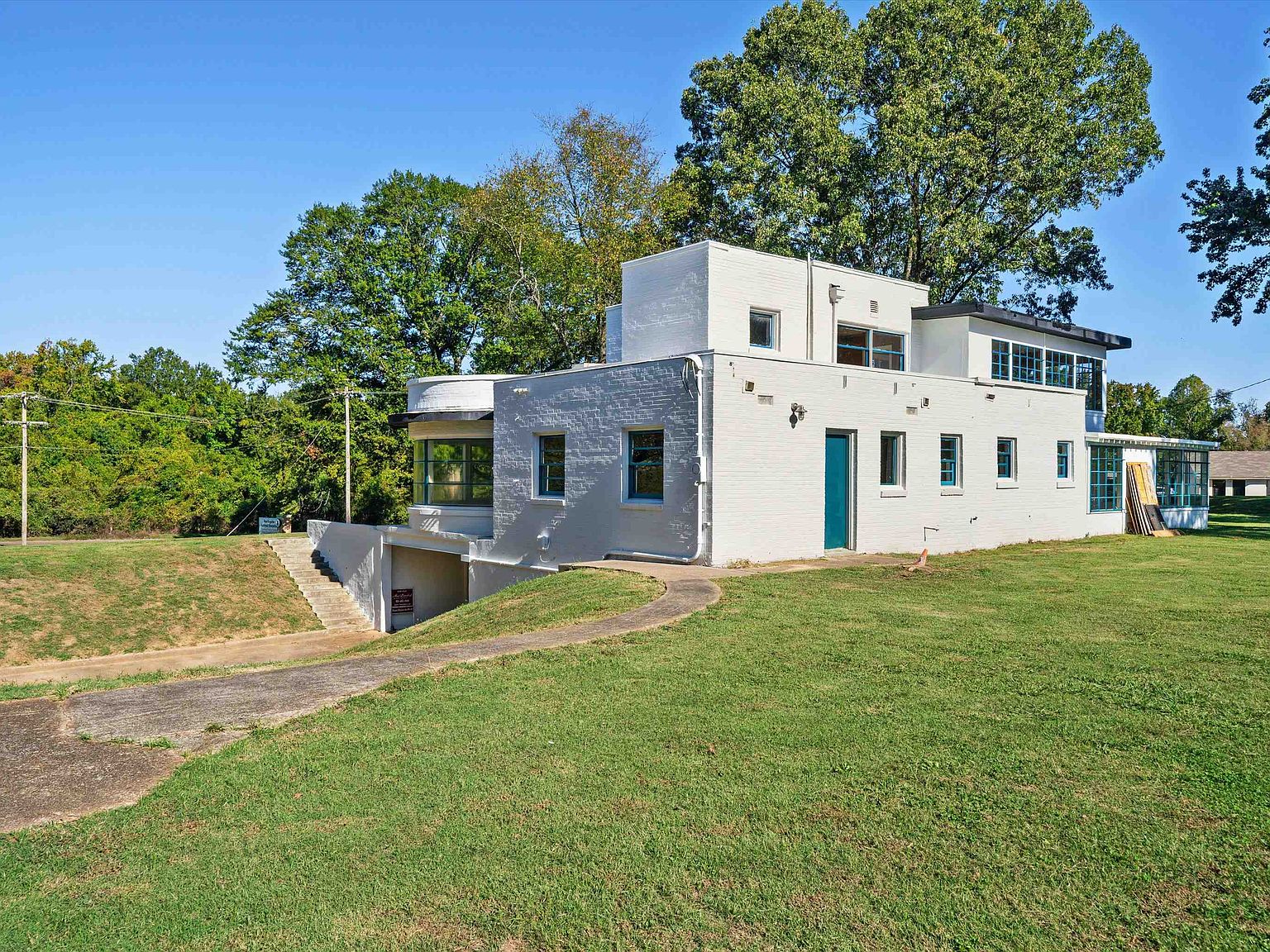 3590 Thomas St, Memphis, TN 38127