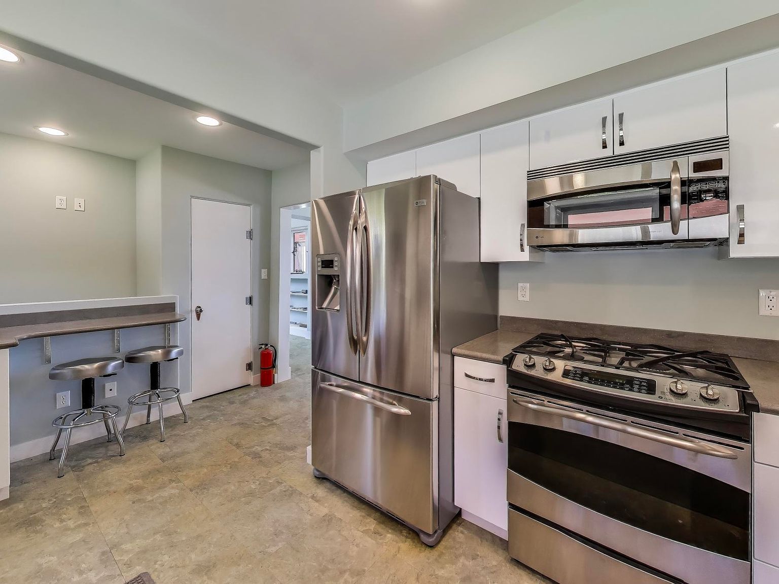 013-250-w-lake-front-dr-beverly-shores-in-46301