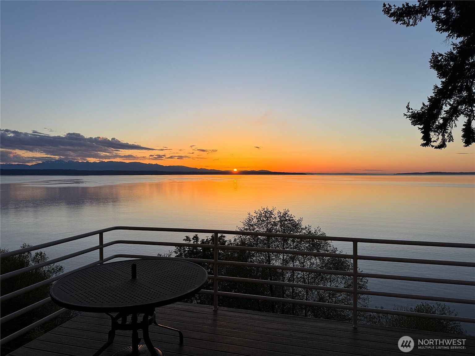 9233 Olympic View Drive, Edmonds, WA 98020