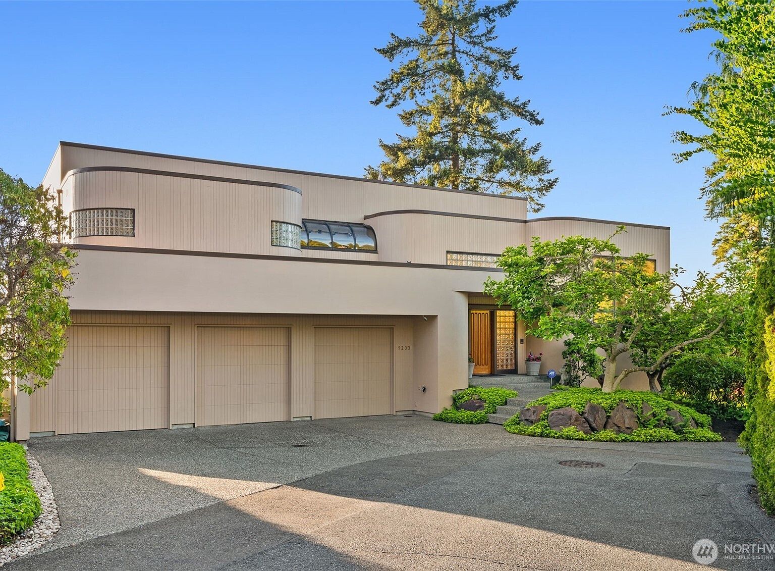 9233 Olympic View Drive, Edmonds, WA 98020