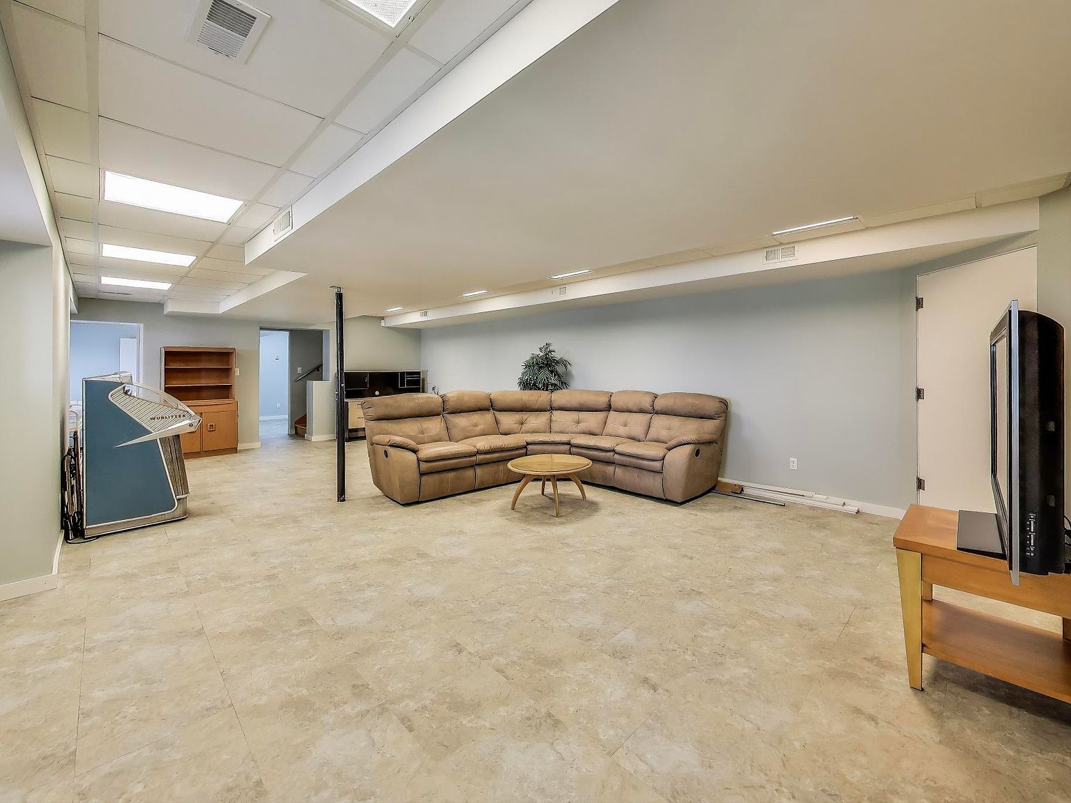 021-250-w-lake-front-dr-beverly-shores-in-46301