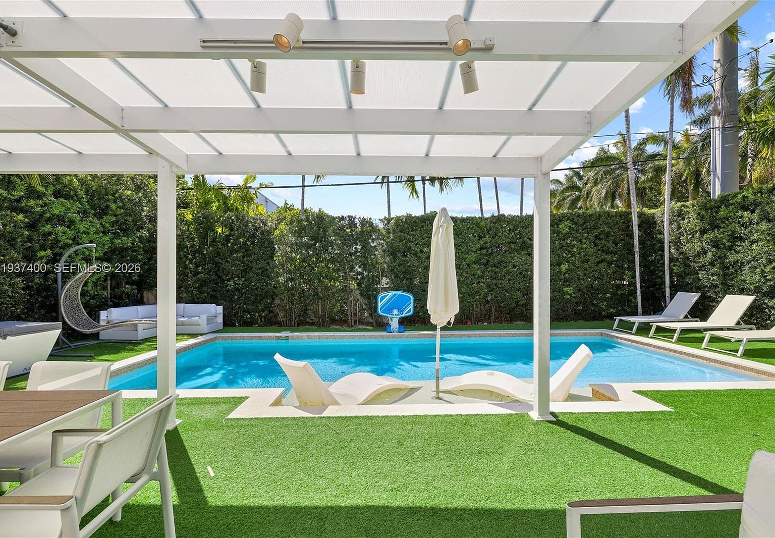 4490 Royal Palm Ave, Miami Beach, FL 33140