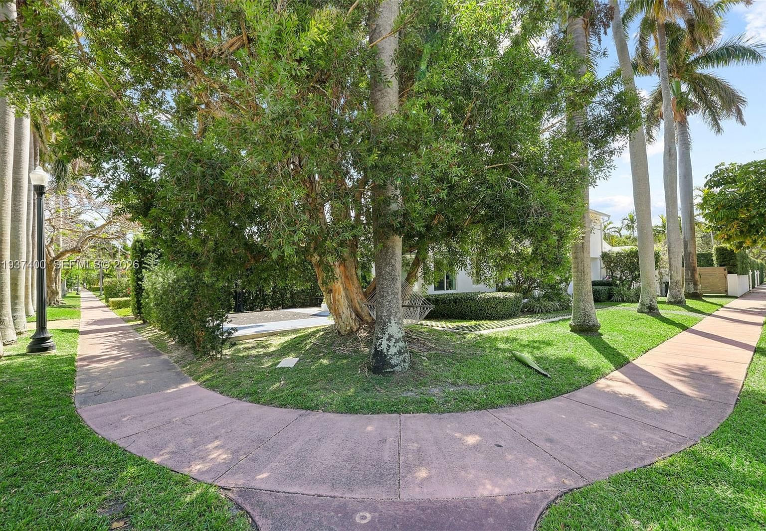 4490 Royal Palm Ave, Miami Beach, FL 33140