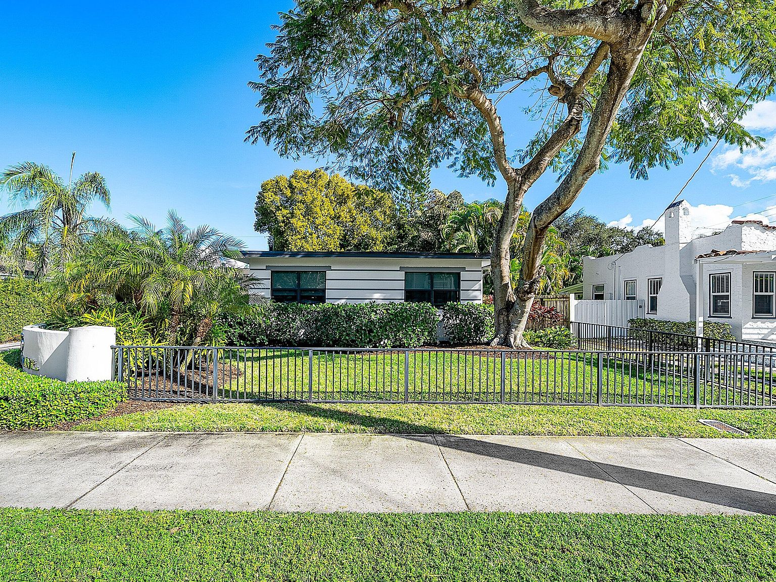 215 N Swinton Avenue, Delray Beach, FL 33444