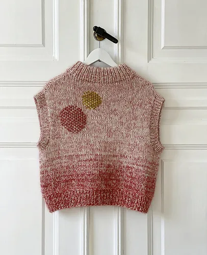 bloom-vest-pattern-by-camilla-vad-2