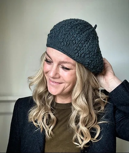 Field Beret pattern by Camilla Vad