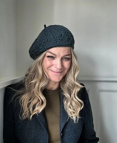 Field Beret pattern by Camilla Vad