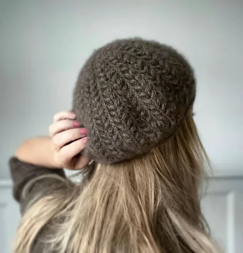Field Beret pattern by Camilla Vad