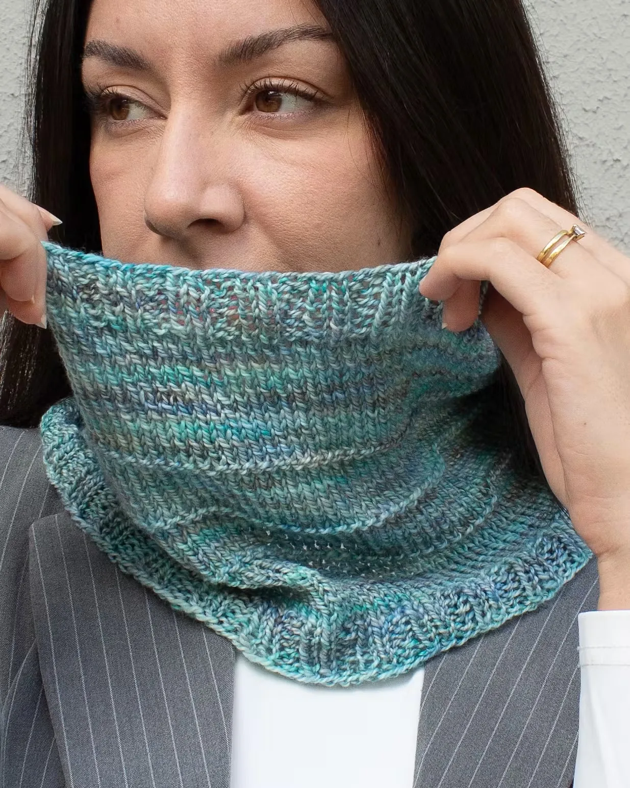 Torzal Cowl pattern by Malabrigo knitting pattern image 1