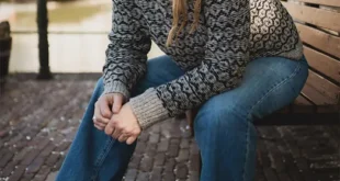 Vejers Sweater pattern by Camilla Vad knitting pattern image 1