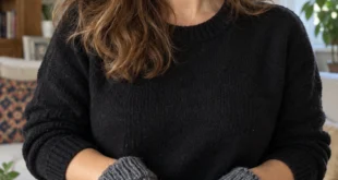 Fingerless Gloves – with OWLS! pattern by Janis Frank knitting pattern AI image 1